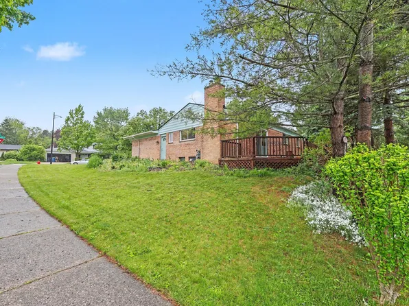 2195 Steeplechase Dr, Ann Arbor, MI 48103