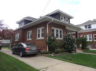 8512 Gross Point Rd, Skokie, IL 60077