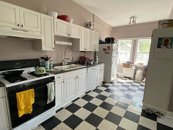 4th image of 6521 N Greenview Ave #2