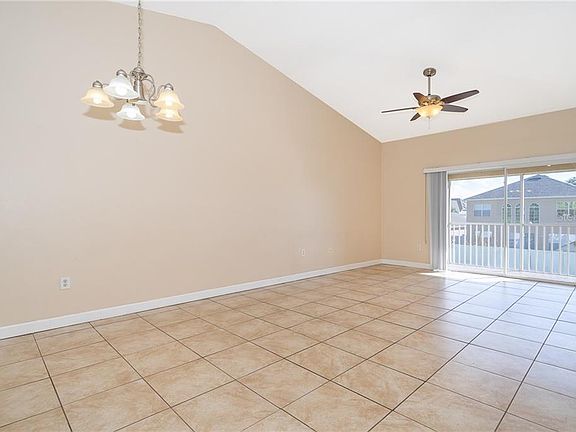 3rd image of 13403 Fairway Glen Dr APT 202