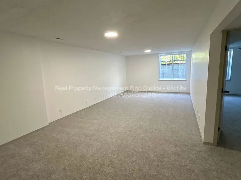 1823 S Shiloh St — Photo 35