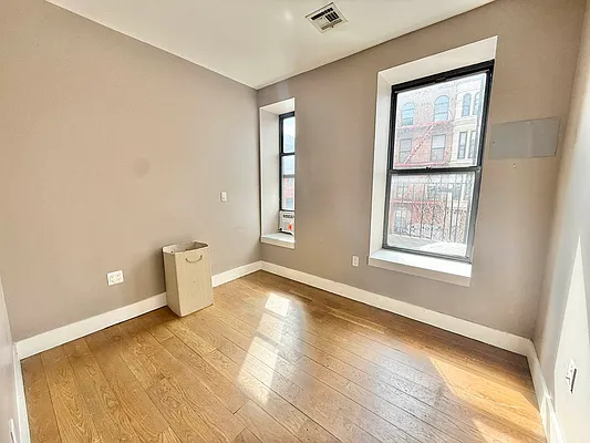 Rented by ERNY LLC | media 10