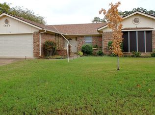 3817 Fox Hollow Dr, Bedford, TX 76021