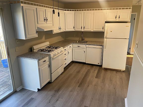 2nd image of 4105 Malus Dr