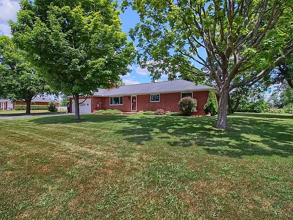 3rd image of 4550 Anglebrook Dr