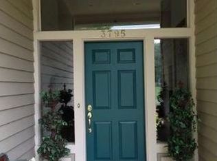 3795 N Southwood Dr, Oconomowoc, WI 53066