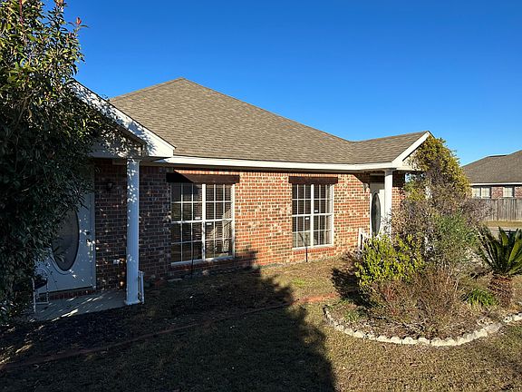 3rd image of 95 Hawthorne Dr