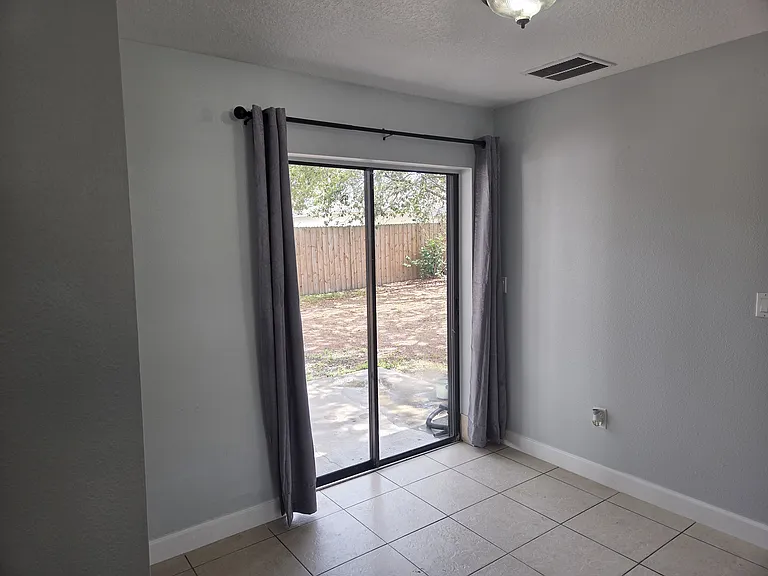 7436 Navajo Trl — Photo 17