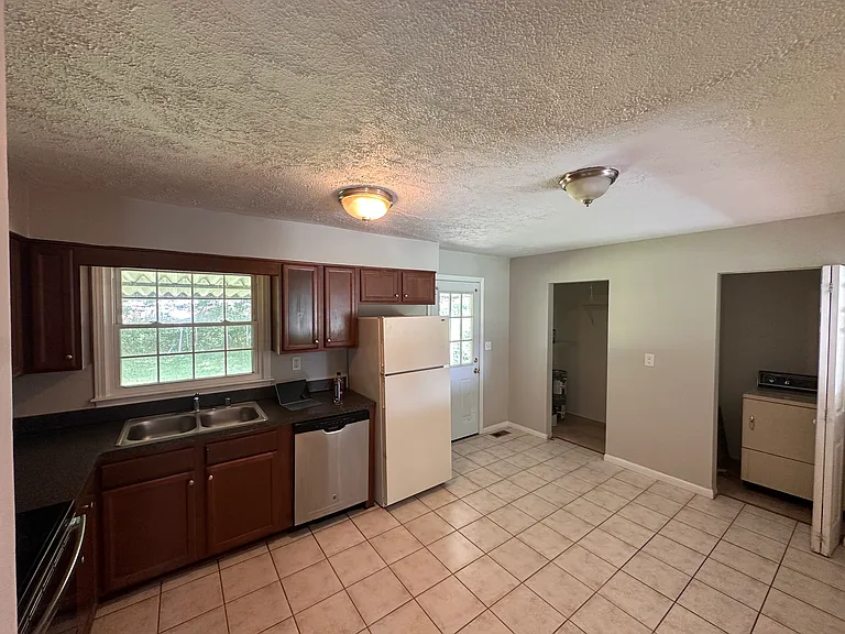 7817 Conifer Dr — Photo 6