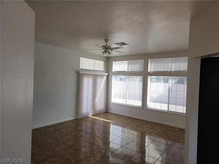6556 Bradford Ln — Photo 10