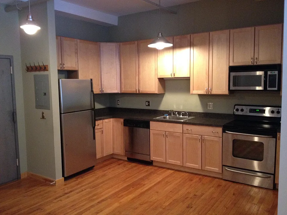 325 Lafayette St #BLD8