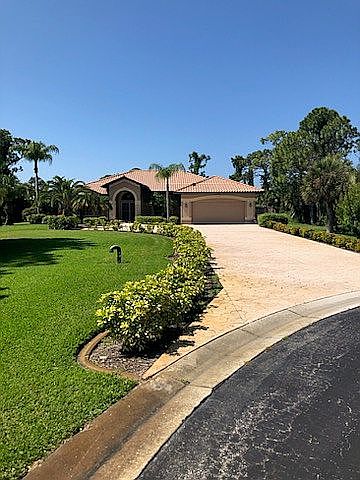 1st image of 920 Park Place Dr