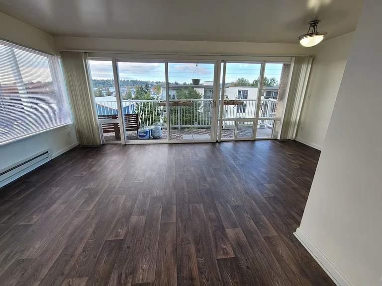 Russell/Central Park in the Heart of Ballard — Photo 87