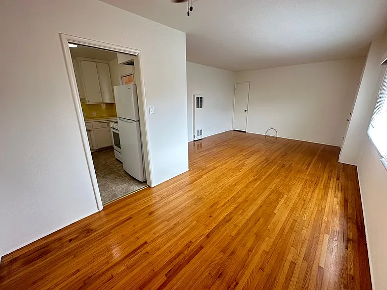 150 Saint Joseph Ave — Photo 4