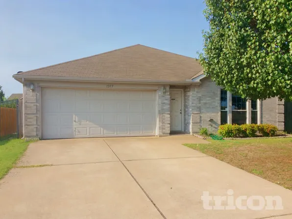 1377 Meadowbrook Ln, Crowley, TX 76036