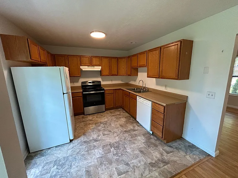 3217 Daytona Ave — Photo 8