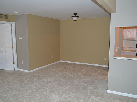 3rd image of 16417 Claremont Dr S