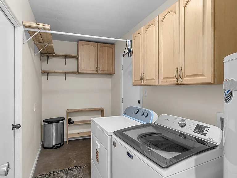 459 Herbert St — Photo 17