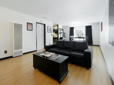 18530 Hatteras St UNIT 221, Tarzana, CA, 91356