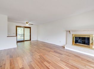 1432 73rd St, Windsor Heights, IA 50324