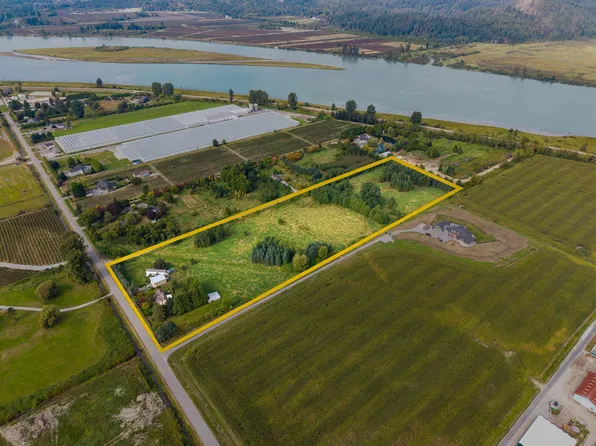 19555 Richardson Rd, Pitt Meadows, BC V3Y 1Z1