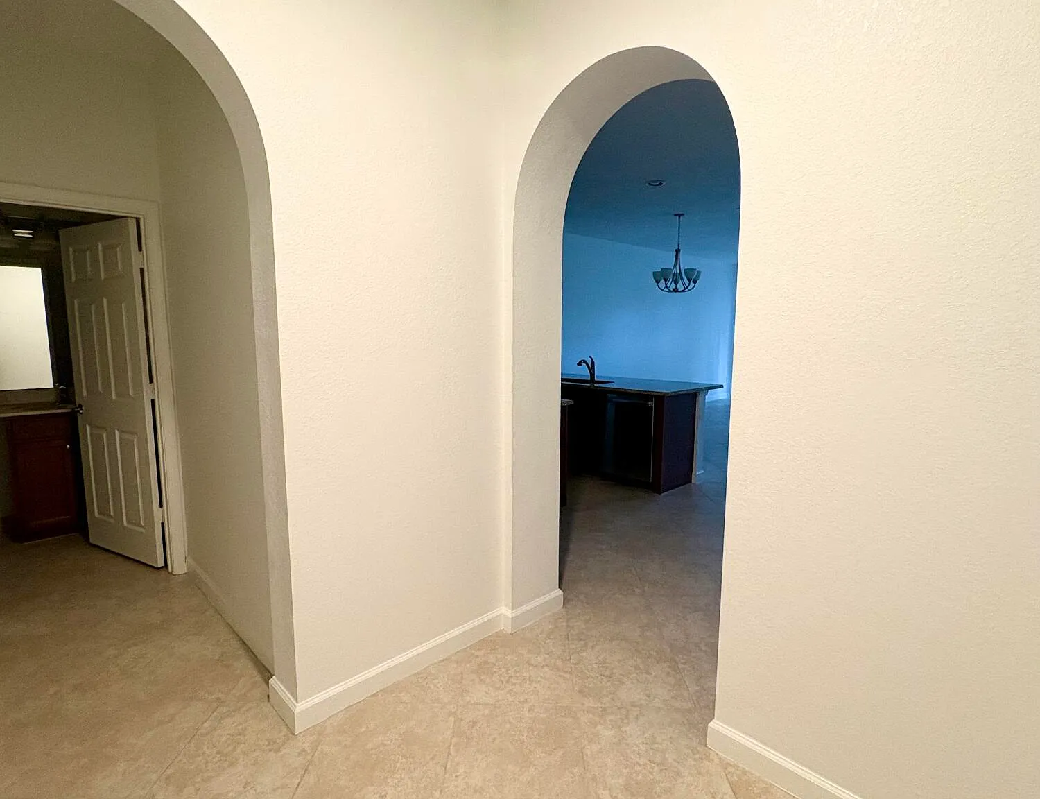 3 bed, 2.5 bath, 1983 sqft, $3,100 — Photo 4