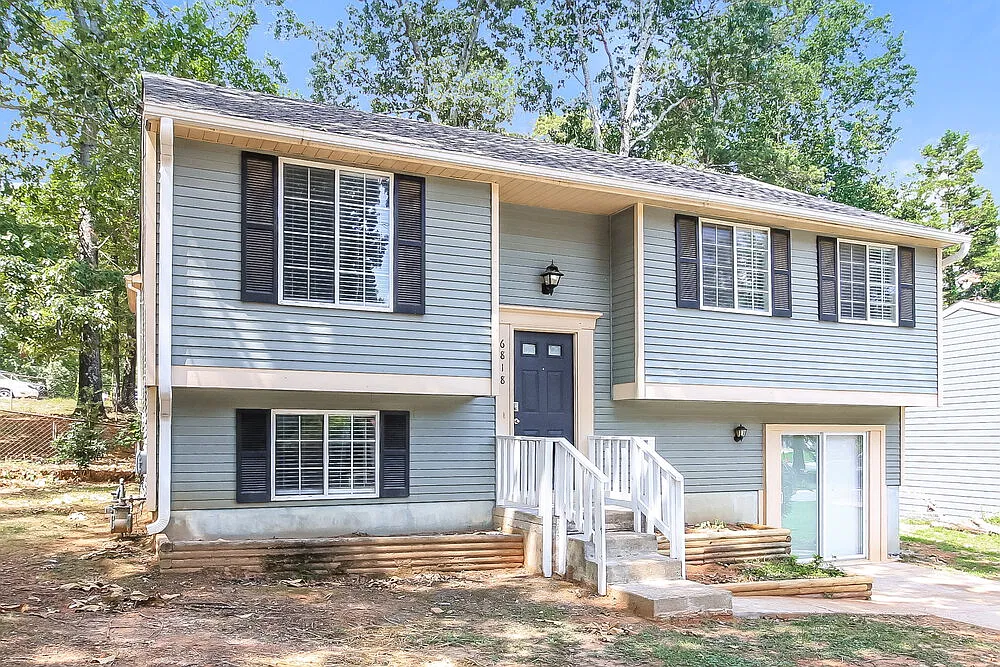 4 bed, 2.5 bath, 1860 sqft, $3,790 — Photo 4