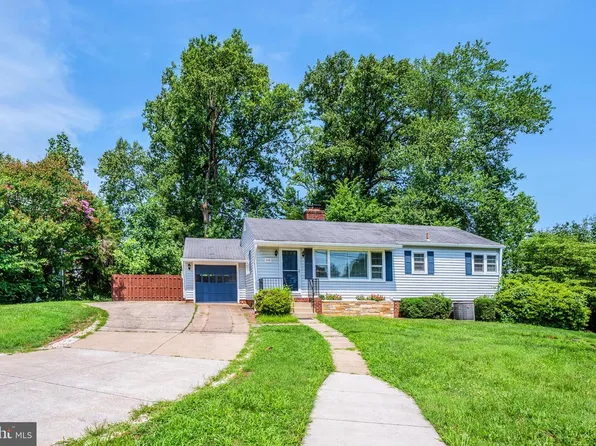 998 N Roosevelt St, Falls Church, VA 22046