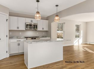 7 Jakubs Way, Kennebunk, ME 04043