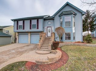 1937 Hardwood Path, Lake Villa, IL 60046