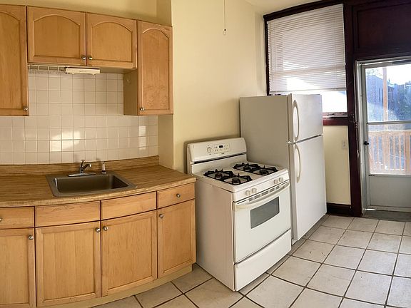 2nd image of 5940 N Broadway St #3NW-00