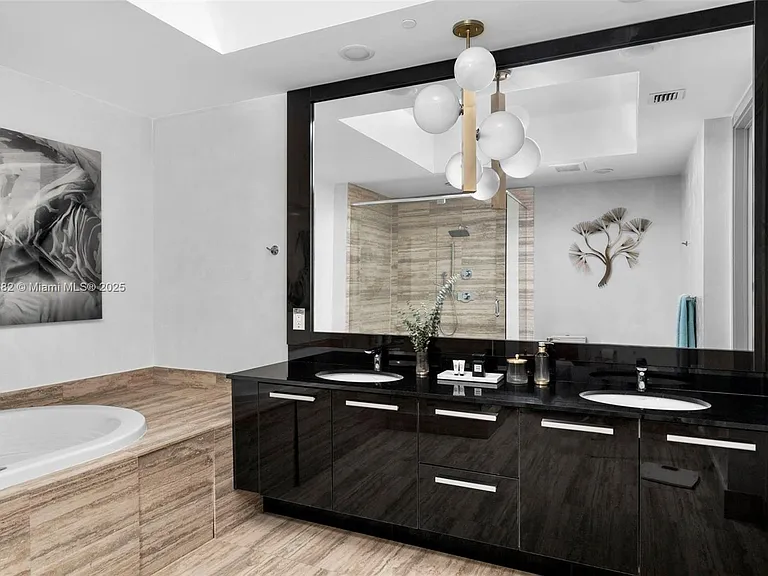 16001 Collins Ave #907 — Photo 21