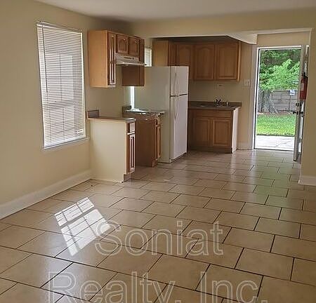 2nd image of 6210 Lincoln Beach Blvd Unit C