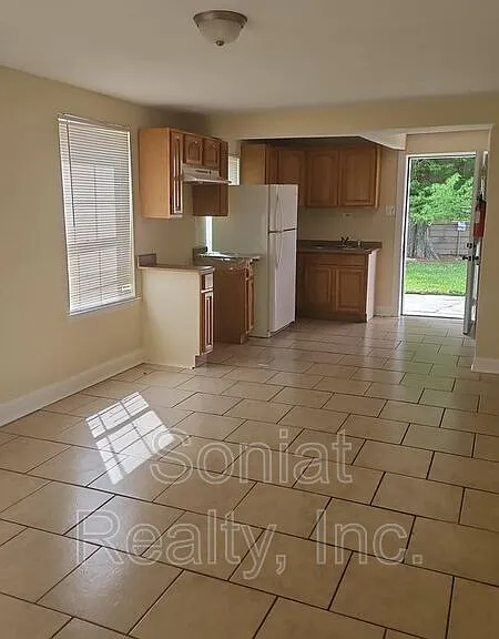 6210 Lincoln Beach Blvd #C — Photo 2