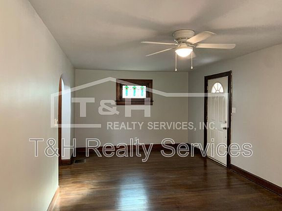 4th image of 1309 N Gladstone Ave
