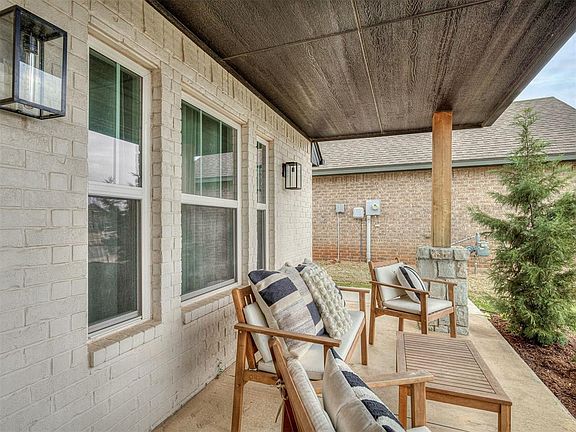 4th image of 18600 Winamack Rd