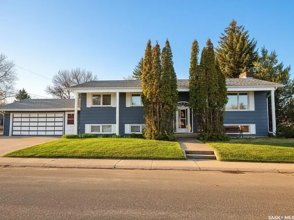 720 Whyte AVENUE, Swift Current, SK S9H 1P7