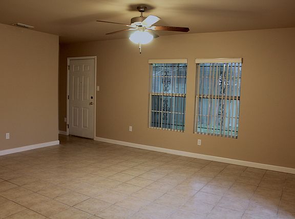 3rd image of 709 E Sul Ross Ave