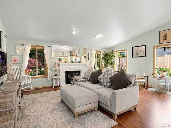 5th image of 4920 Orvas Ct SE