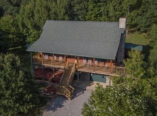 136 Premier Ln, Carbondale, IL 62902