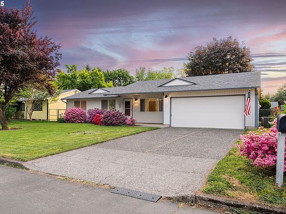 3rd image of 3208 NE 133rd Ct