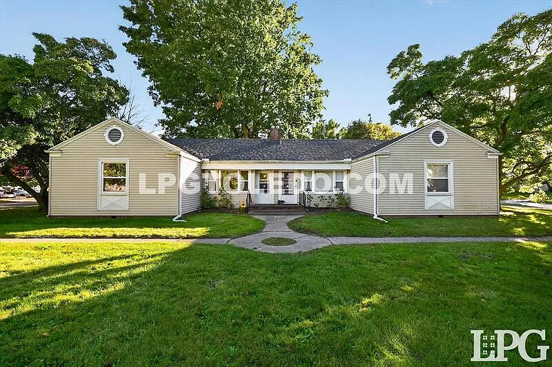 3735 Sherbrooke Rd
