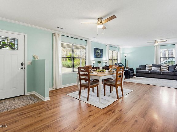 5th image of 640 Old House Rd