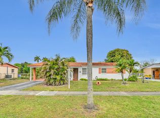 340 Greenbrier Dr, Palm Springs, FL 33461