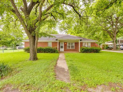 506 E McFarland St, Grandview, TX, 76050