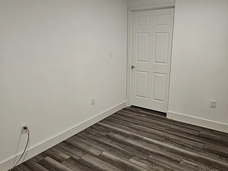 413 York St #B — Photo 2