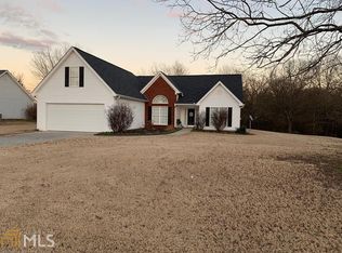 1422 Wyntercreek Dr, Hoschton, GA 30548