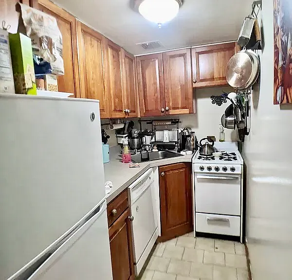 253 W 93rd St #4R — Photo 2