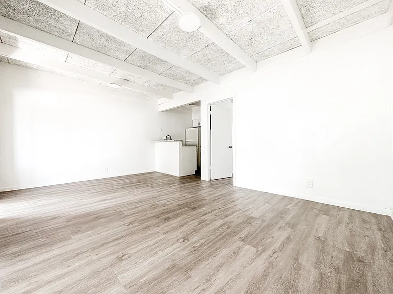 1025 S K St #5 — Photo 2