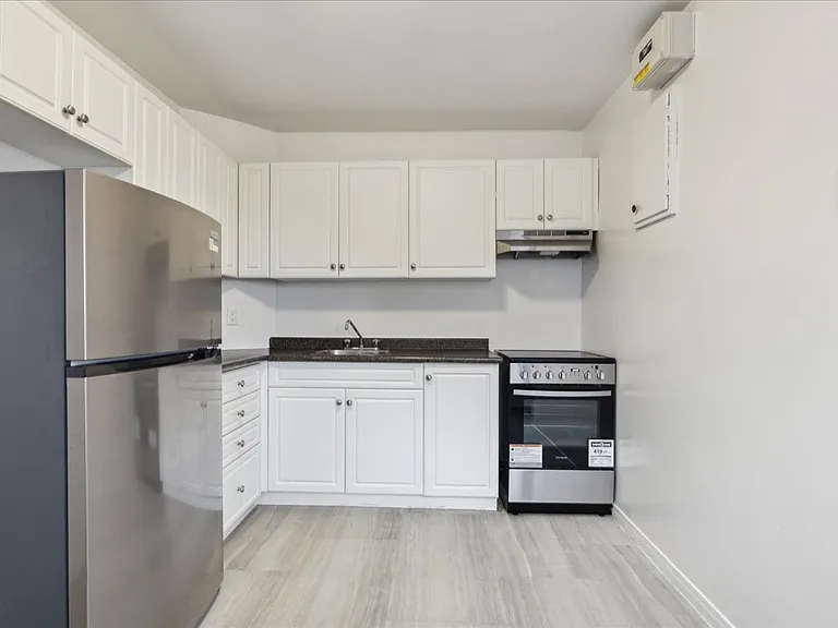 3 Frontenac Rd #1 — Photo 10